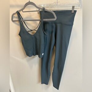 Women's Vuori Workout Set Size Small